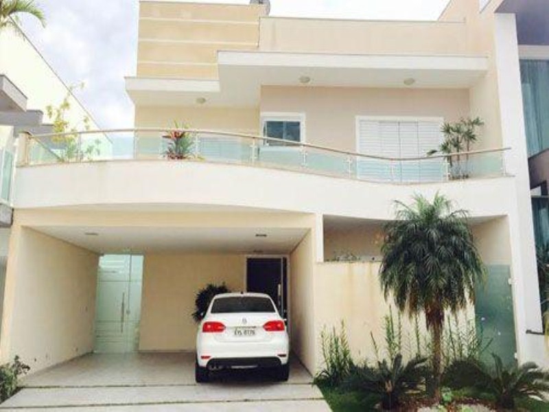 Sobrado com 3 dormitórios à venda, 209 m² por R$ 960.000,00 