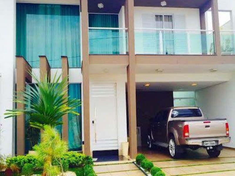 Sobrado com 3 dormitórios à venda, 230 m² por R$ 910.000,00 