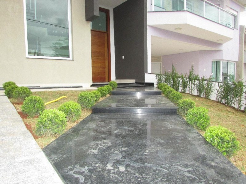 Sobrado com 3 dormitórios à venda, 215 m² por R$ 900.000,00 
