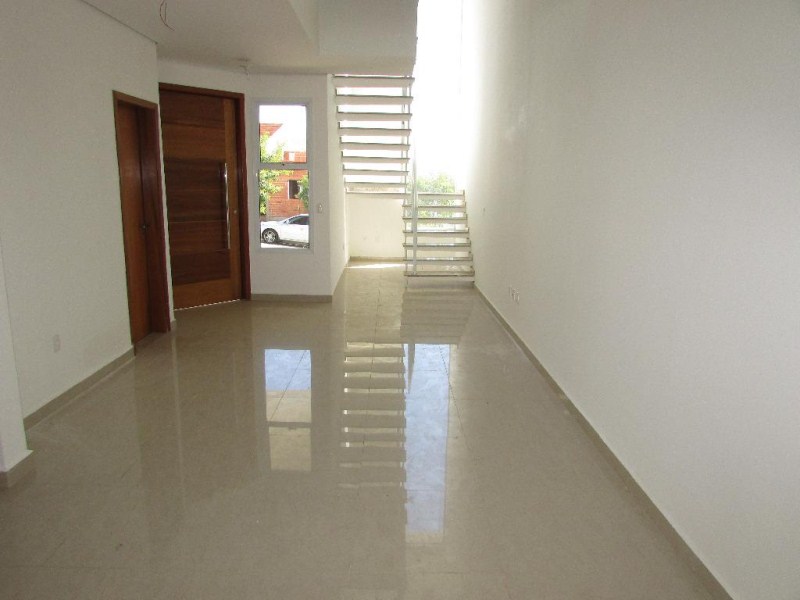 Sobrado com 3 dormitórios à venda, 192 m² por R$ 590.000,00 
