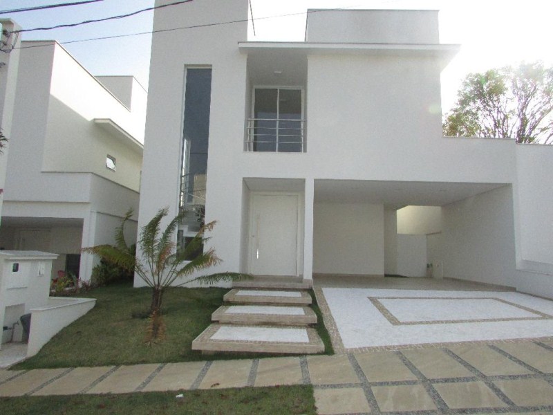 Sobrado com 3 dormitórios à venda, 269 m² por R$ 1.760.000 -