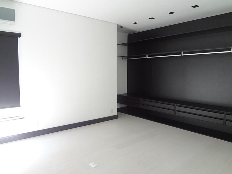 Casa com 3 dormitórios à venda, 200 m² por R$ 1.350.000 - co
