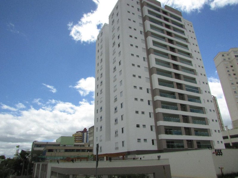 Apartamento com 3 dormitórios à venda, 151 m² por R$ 960.000