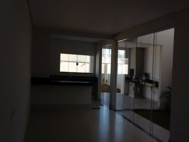 Sobrado com 3 dormitórios à venda, 200 m² por R$ 665.000,00 