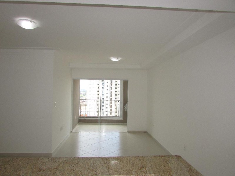 Apartamento com 3 dormitórios à venda, 90 m² por R$ 725.000 