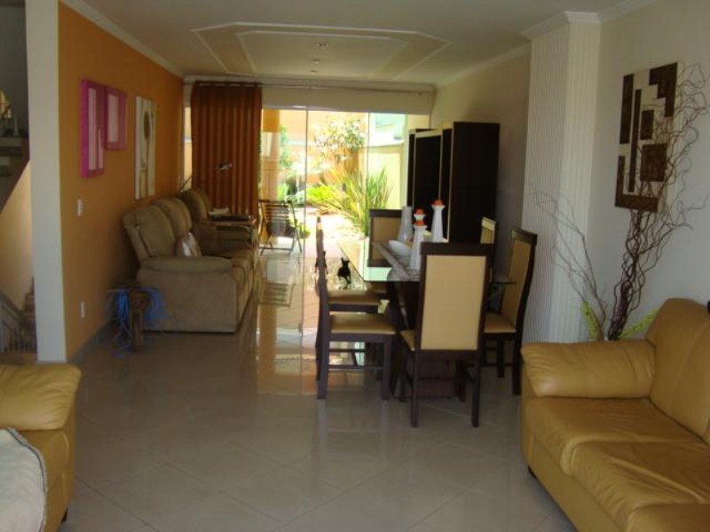 Sobrado com 4 dormitórios à venda, 380 m² por R$ 1.260.000,0