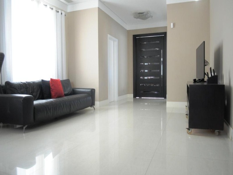 Sobrado com 3 dormitórios à venda, 388 m² por R$ 2.379.000 -