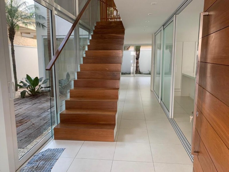 Sobrado com 3 dormitórios à venda, 290 m² por R$ 1.700.000,0