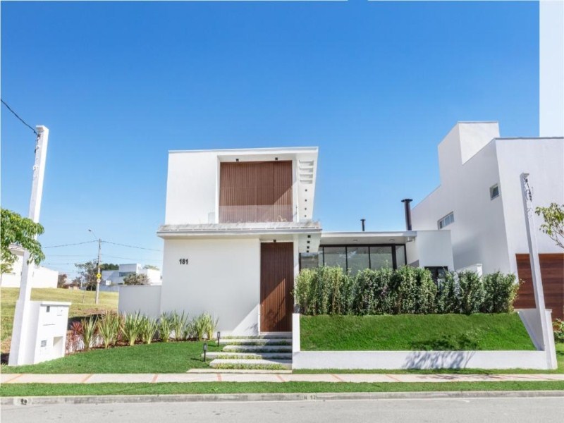 Sobrado com 3 dormitórios à venda, 321 m² por R$ 1.900.000 -