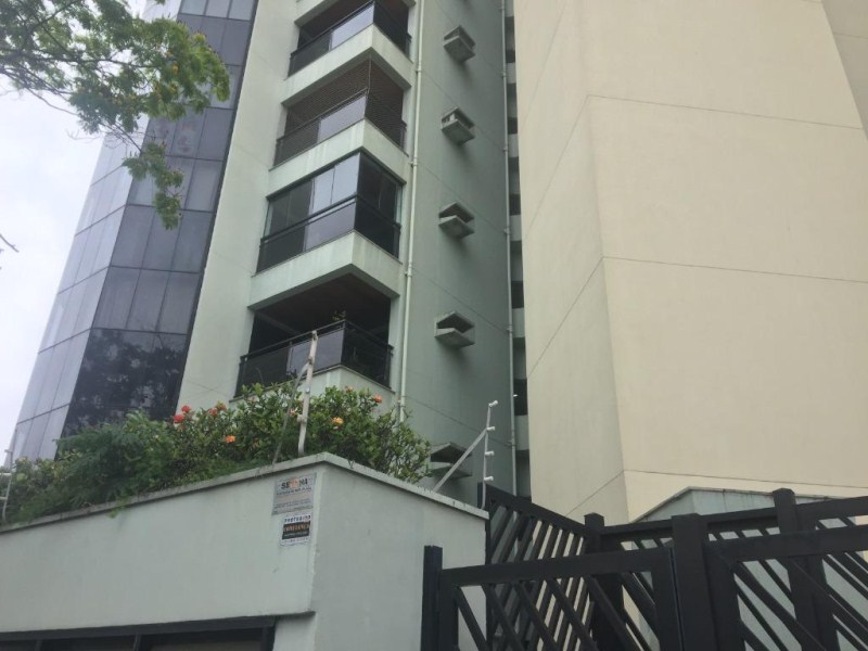 Apartamento com 3 dormitórios à venda, 220 m² por R$ 1.200.0