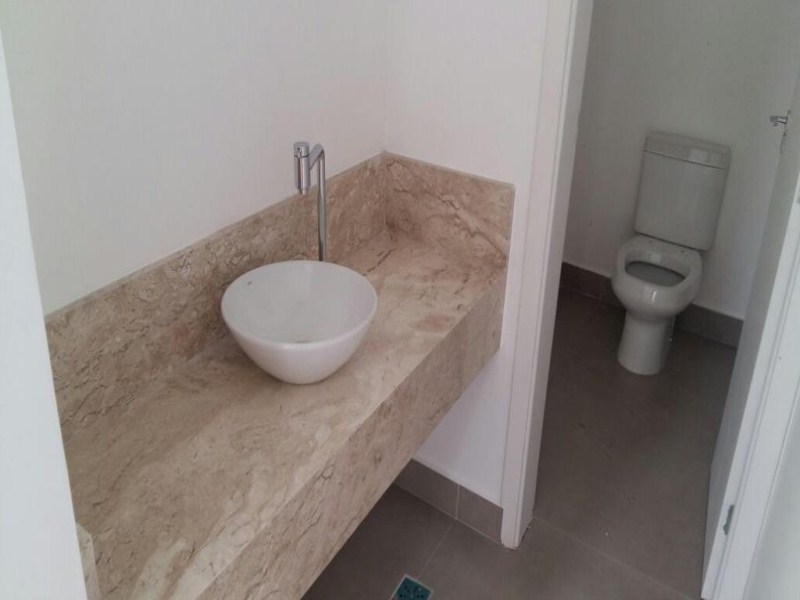 Sobrado com 4 dormitórios à venda, 351 m² por R$ 1.800.000 -