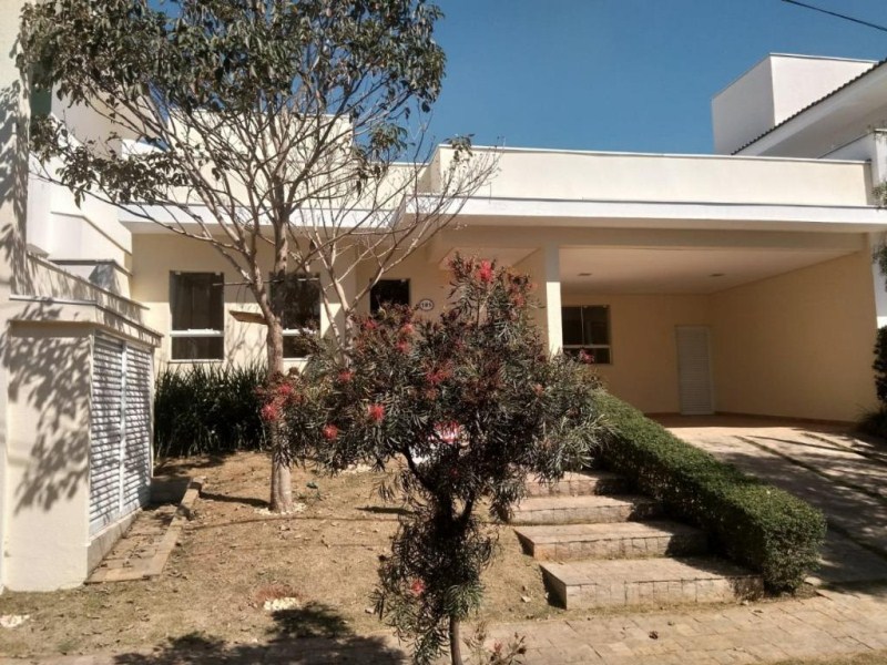 Casa com 3 dormitórios à venda, 200 m² por R$ 981.000 - cond