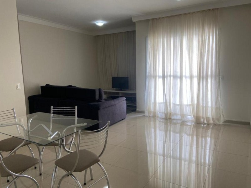 Apartamento com 3 dormitórios para alugar, 78 m² por R$ 2.20 - foto 1
