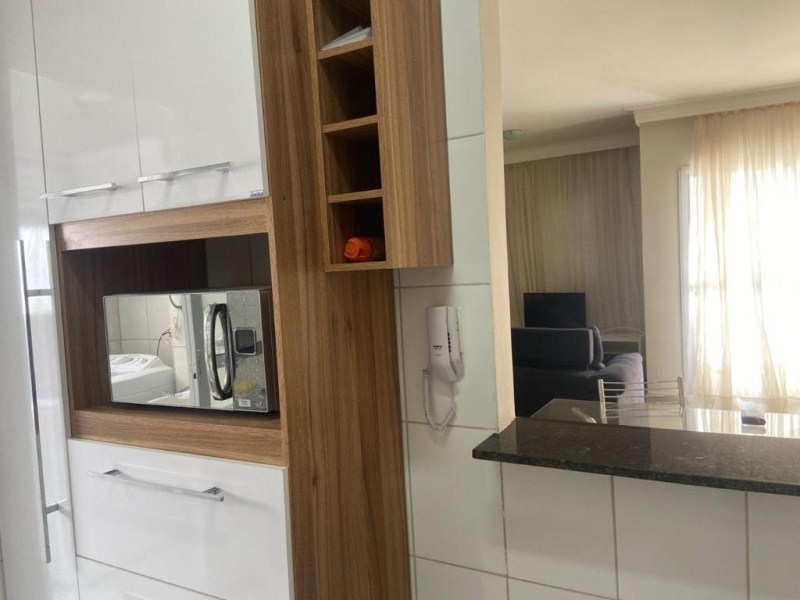 Apartamento com 3 dormitórios para alugar, 78 m² por R$ 2.20 - foto 3