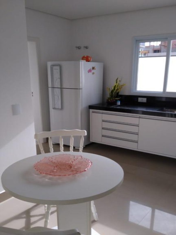 Sobrado com 4 suítes à venda, 300 m² por R$ 1.300.000 - cond