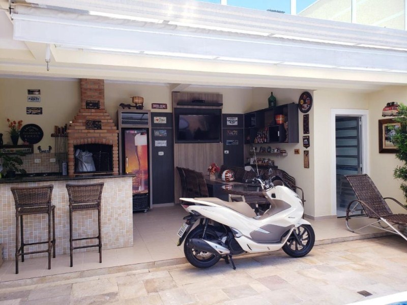 Sobrado com 3 dormitórios à venda, 260 m² por R$ 1.350.000 -