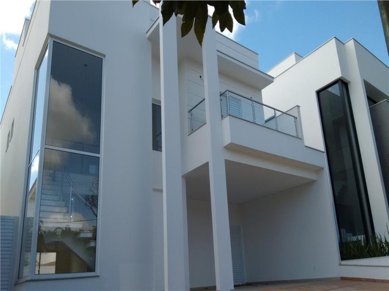 Sobrado com 3 dormitórios à venda, 303 m² por R$ 1.150.000 -