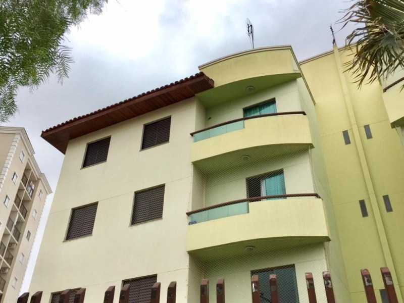 Apartamento com 3 dormitórios à venda, 90 m² por R$ 350.000 