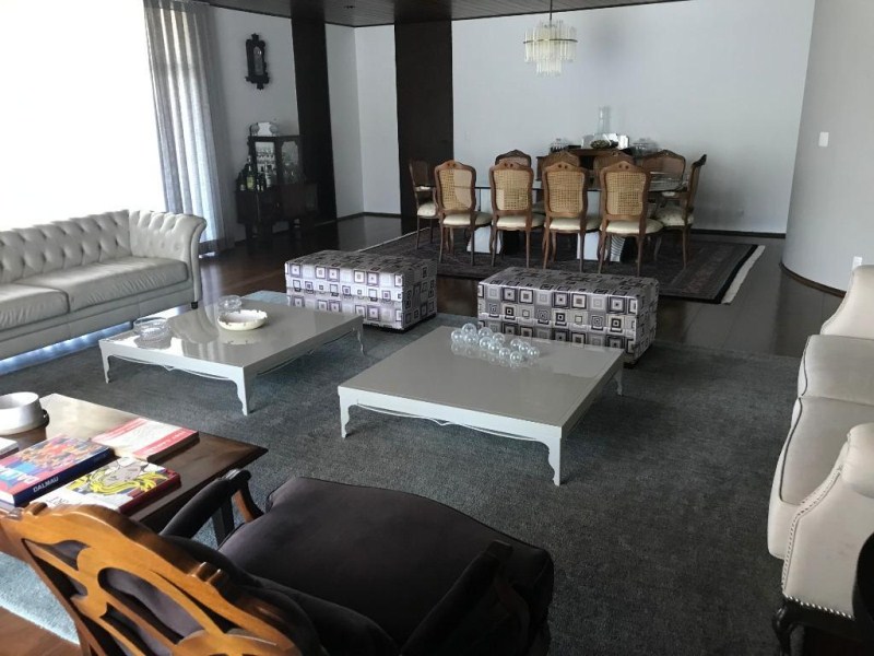 Maravilhoso sobrado com 4 dormitórios à venda, 896 m² por R$