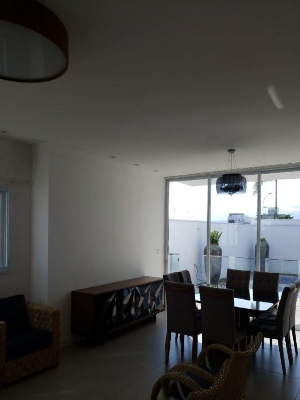 Sobrado com 5 dormitórios à venda, 300 m² por R$ 2.800.000 -