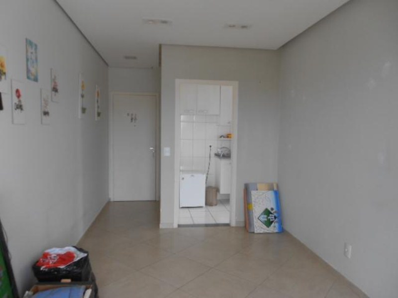 Apartamento com 2 dormitórios à venda, 55 m² por R$ 220.000 