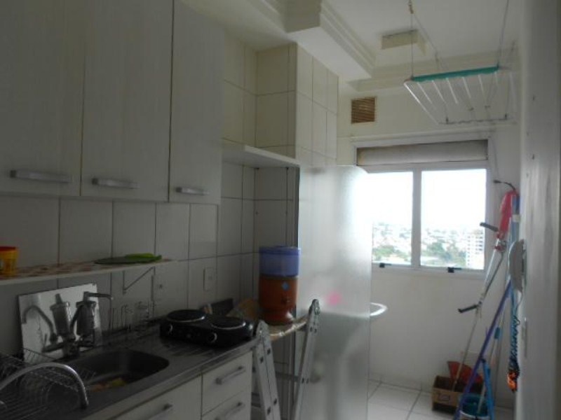 Apartamento com 2 dormitórios à venda, 55 m² por R$ 220.000 