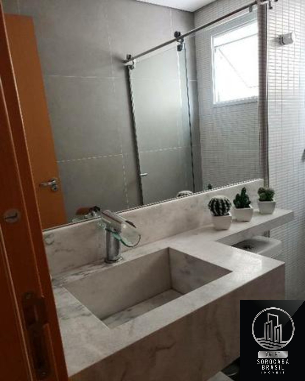 Apartamento com 2 dormitórios à venda, 60 m² por R$ 382.000 