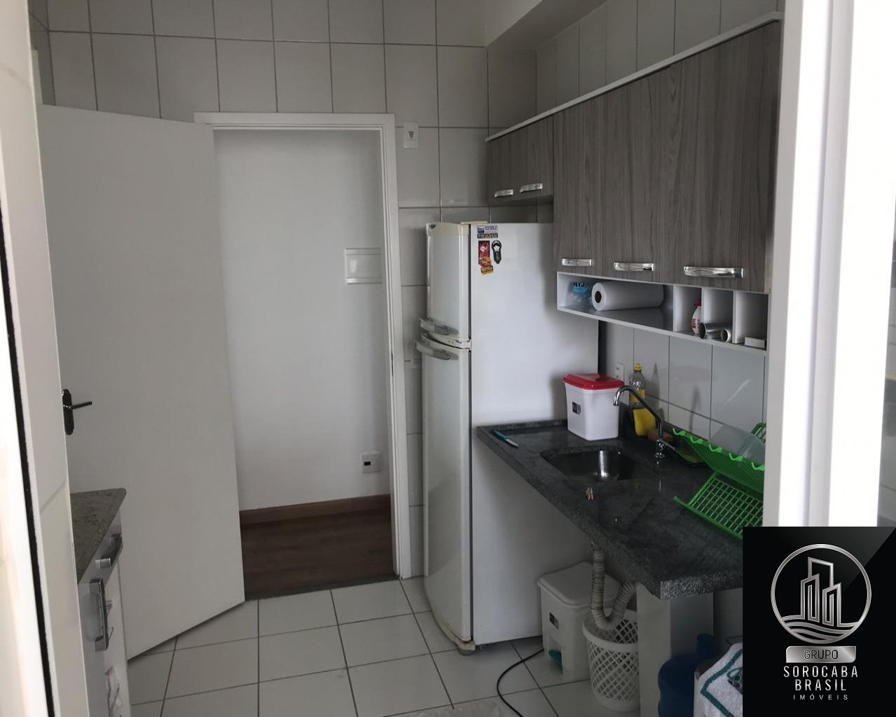 Apartamento com 2 dormitórios para alugar, 78 m² por R$ 2.70
