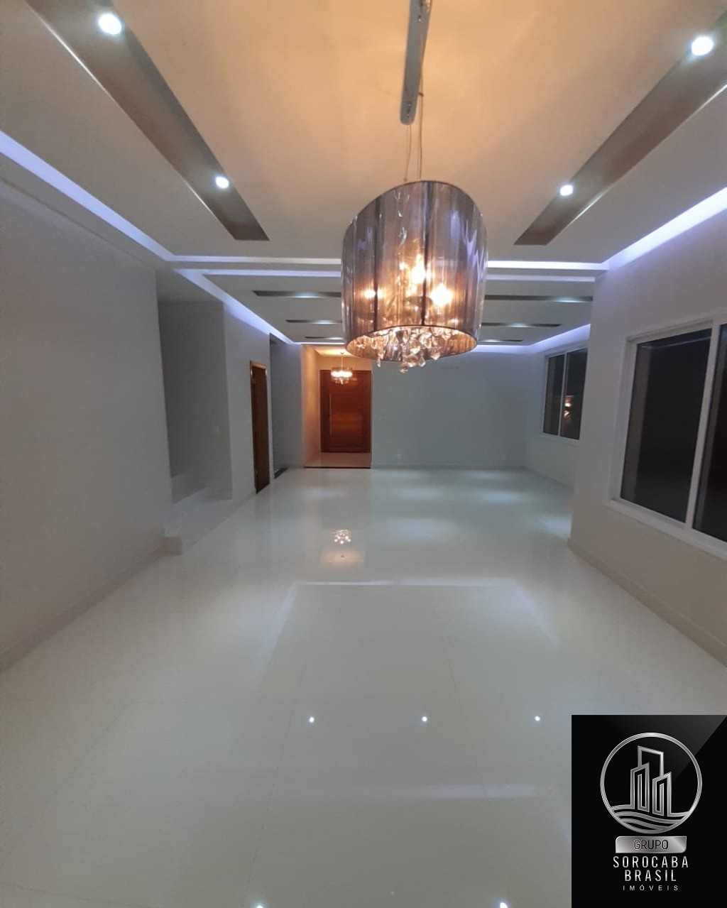 Sobrado com 4 dormitórios à venda, 395 m² por R$ 2.200.000 -