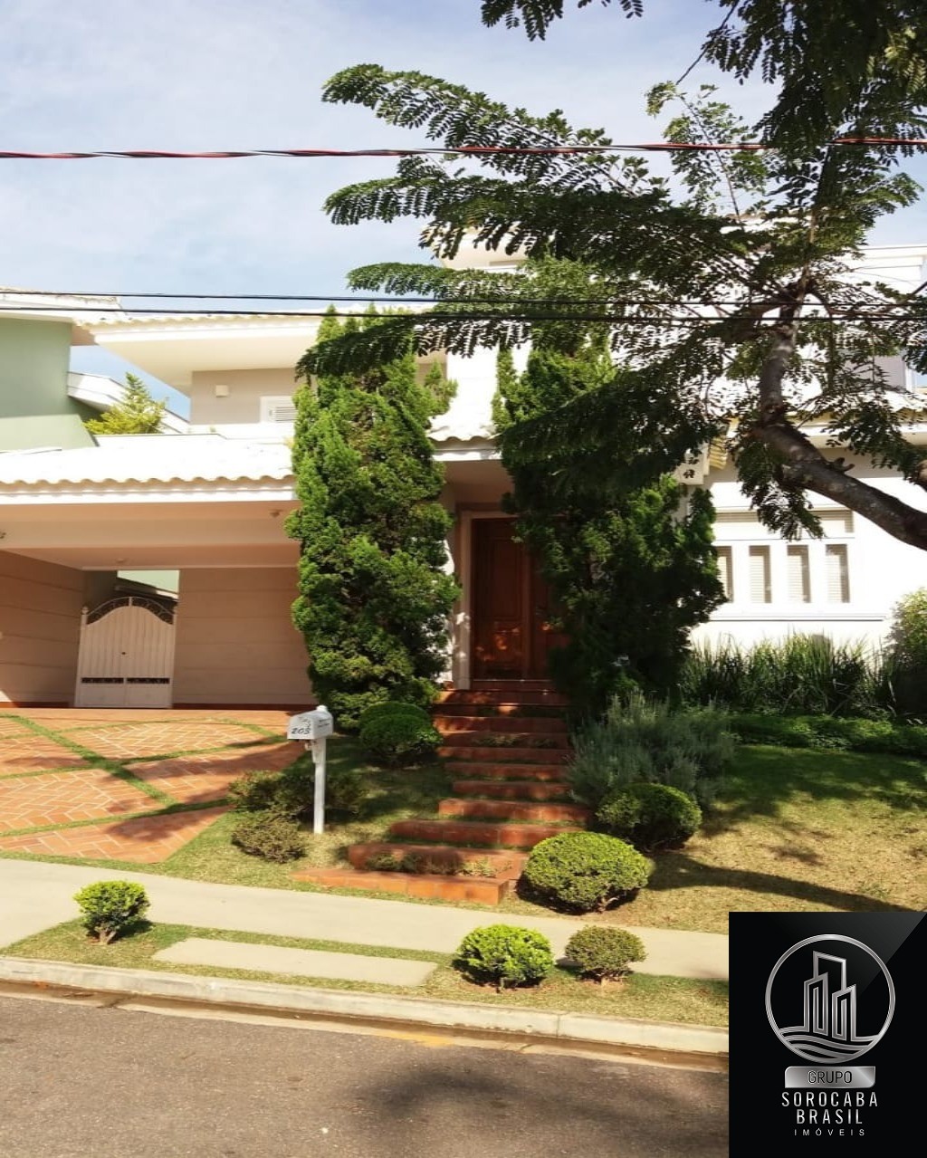Sobrado com 3 dormitórios à venda, 316 m² por R$ 1.250.000 -