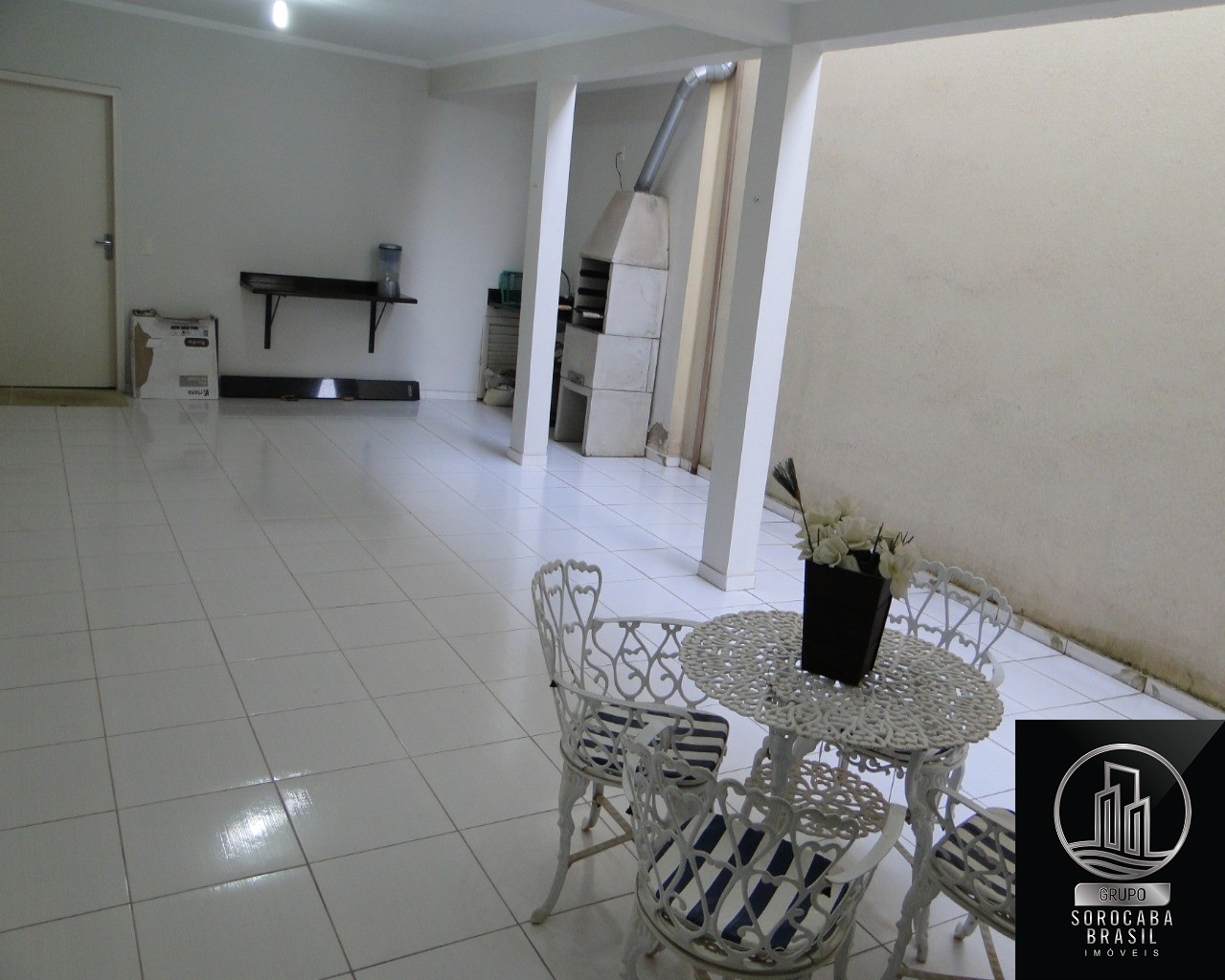 Sobrado com 3 dormitórios à venda, 210 m² por R$ 450.000 - j