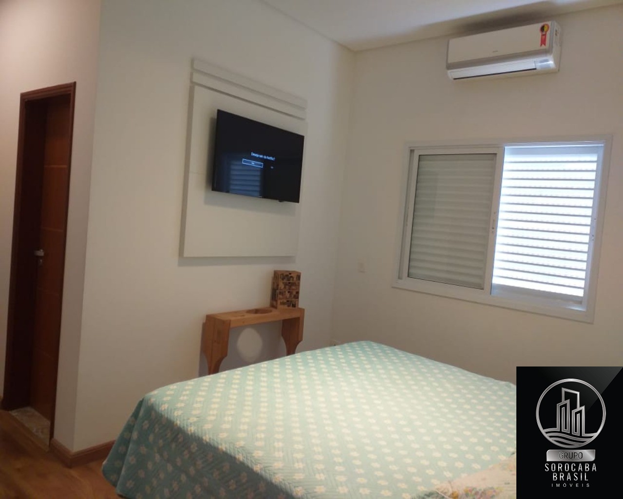 Sobrado com 3 dormitórios à venda, 240 m² por R$ 700.000 - c