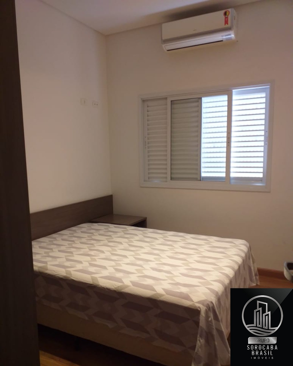 Sobrado com 3 dormitórios à venda, 240 m² por R$ 700.000 - c
