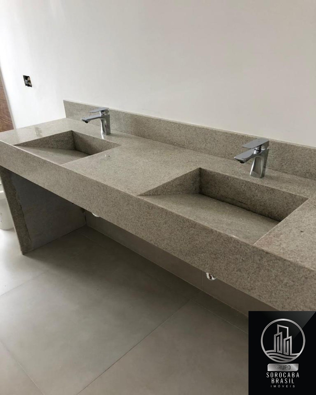 Casa com 3 dormitórios à venda, 250 m² por R$ 1.590.000 - al