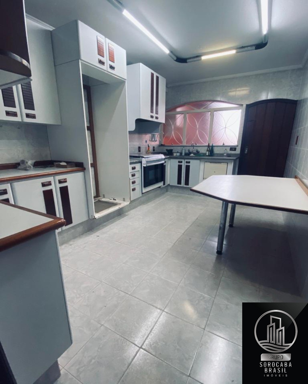 Sobrado com 3 dormitórios à venda, 750 m² por R$ 2.200.000,0