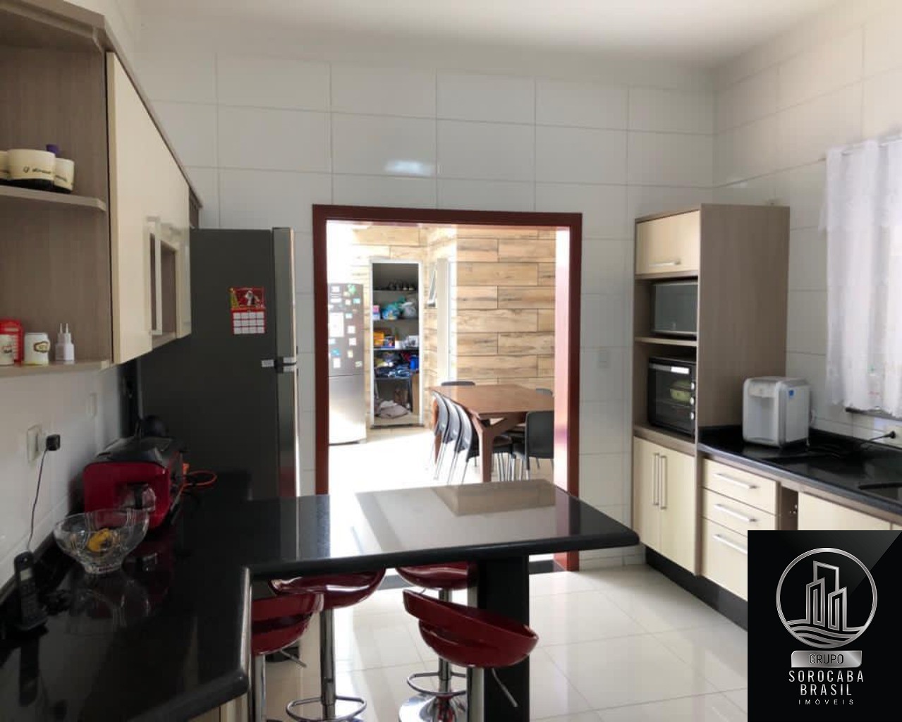 Sobrado com 3 dormitórios à venda, 253 m² por R$ 1.290.000 -