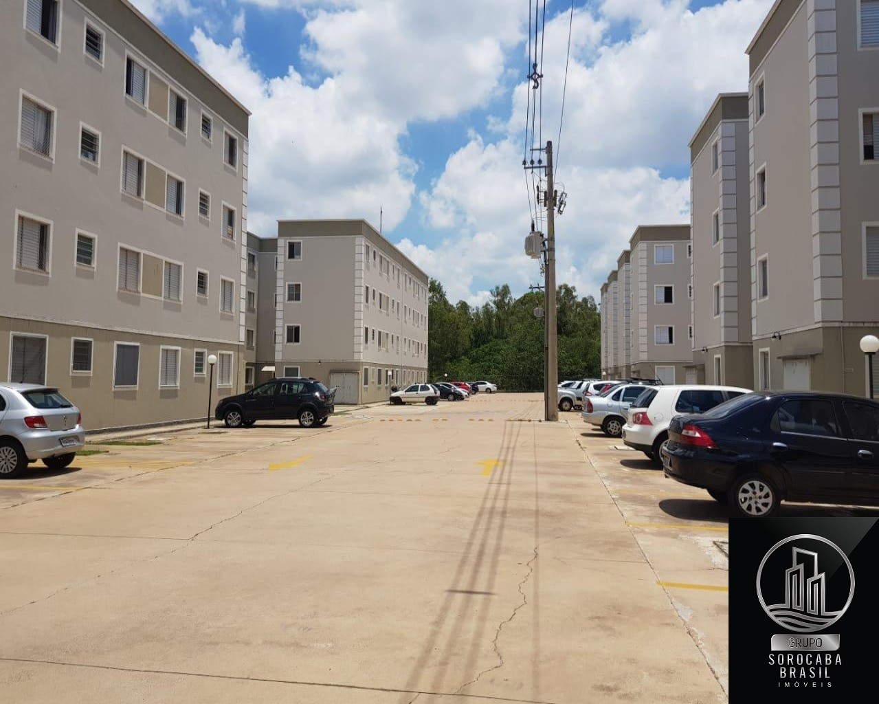 Apartamento com 2 dormitórios à venda, 50 m² por R$ 165.000 