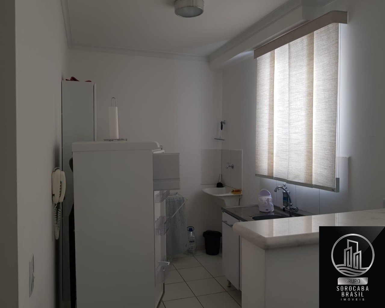 Apartamento com 2 dormitórios à venda, 50 m² por R$ 165.000 