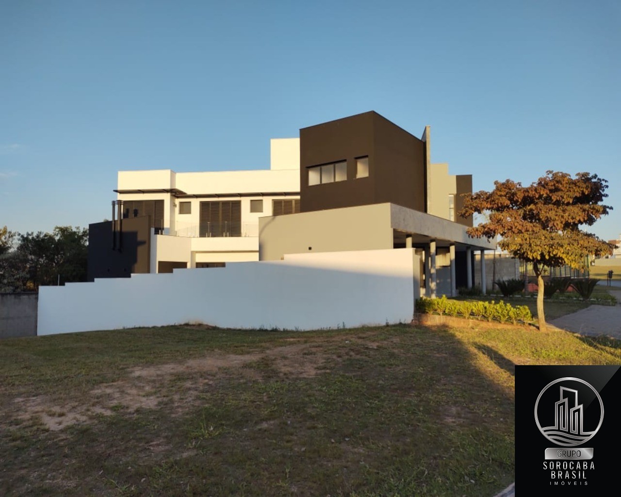Sobrado com 4 dormitórios à venda, 400 m² por R$ 2.300.000,0
