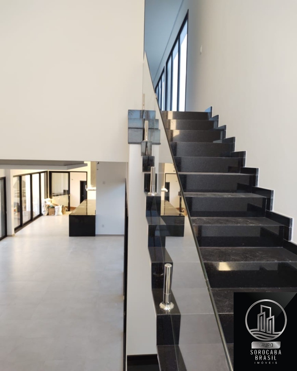 Sobrado com 4 dormitórios à venda, 400 m² por R$ 2.300.000,0