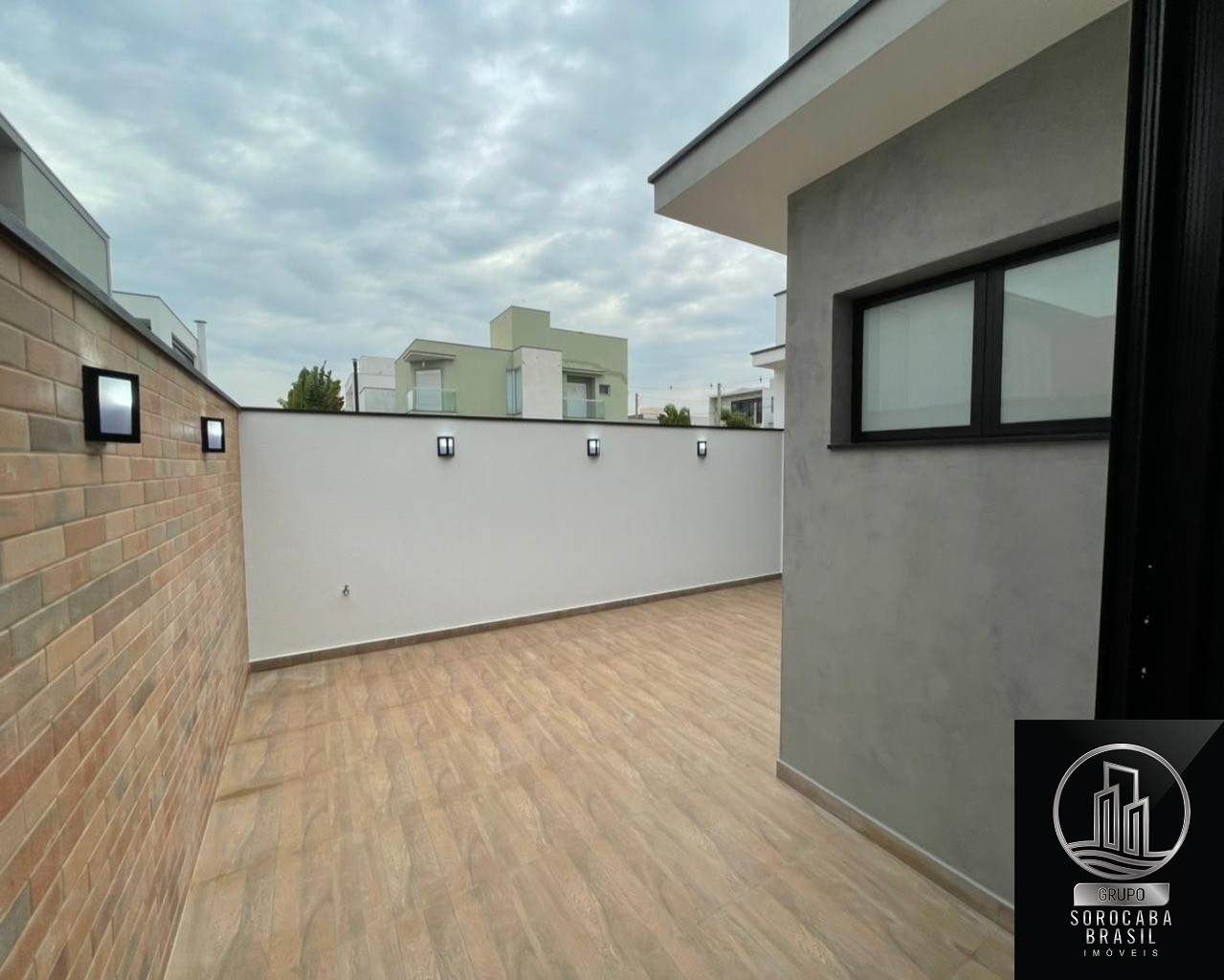 Casa com 3 dormitórios à venda, 175 m² por R$ 980.000 - cond