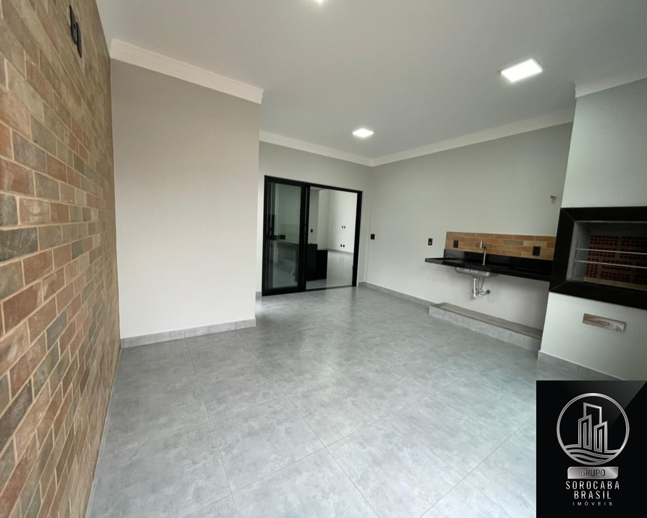 Casa com 3 dormitórios à venda, 175 m² por R$ 980.000 - cond