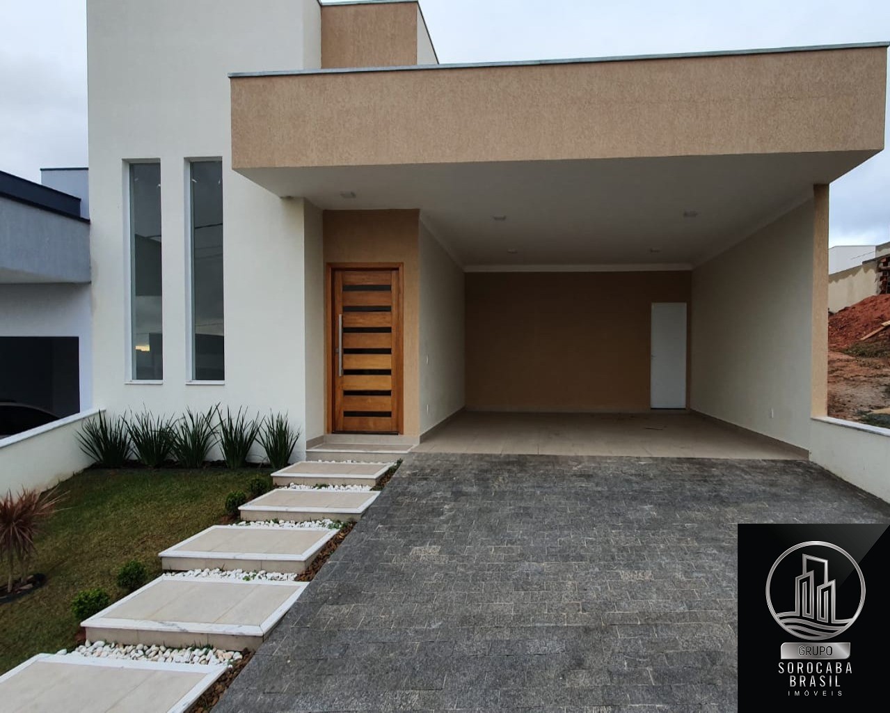 Casa com 3 dormitórios à venda, 170 m² por R$ 850.000 - cond