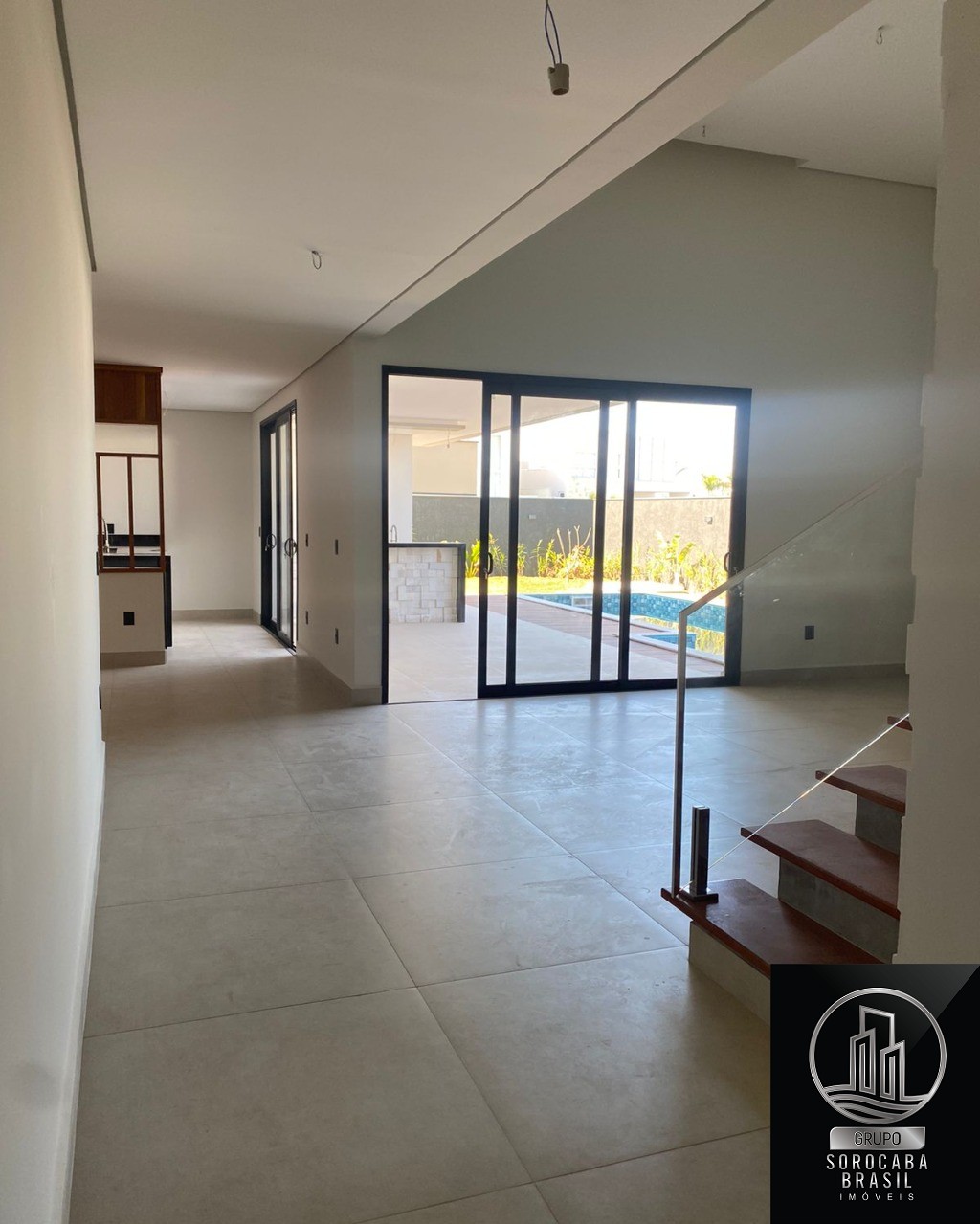 Sobrado com 4 dormitórios à venda, 358 m² por R$ 2.550.000 -