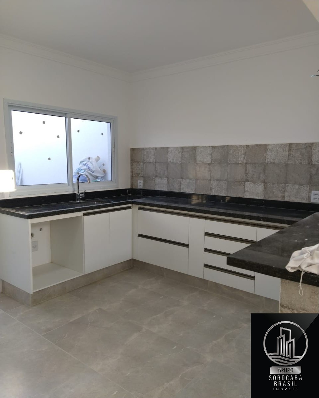 Casa com 3 dormitórios à venda, 106 m² por R$ 495.000 - terr