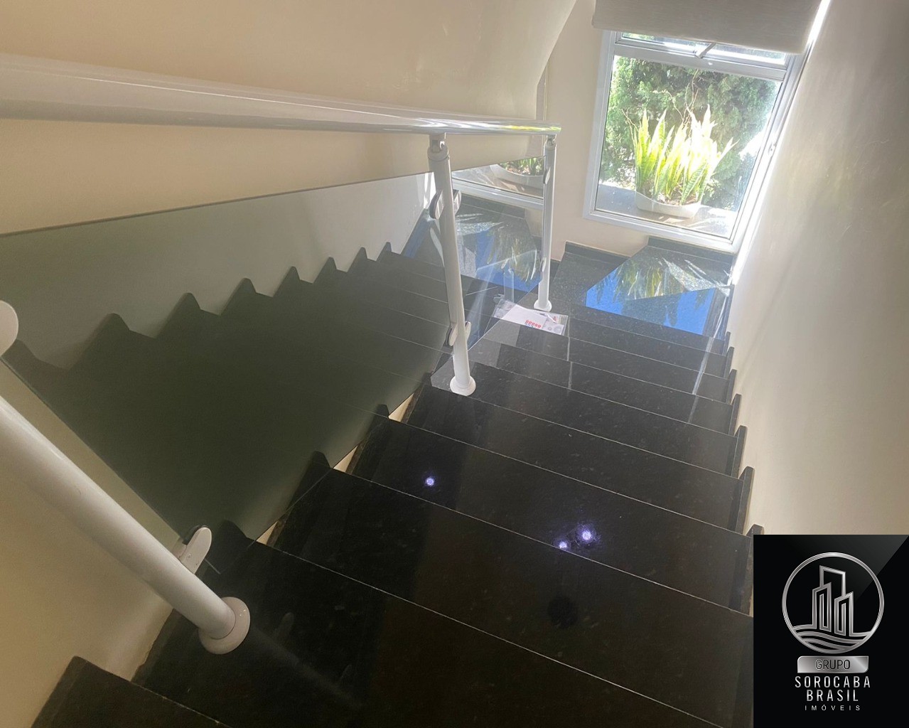 Sobrado com 3 dormitórios à venda, 164 m² por R$ 550.000 - h