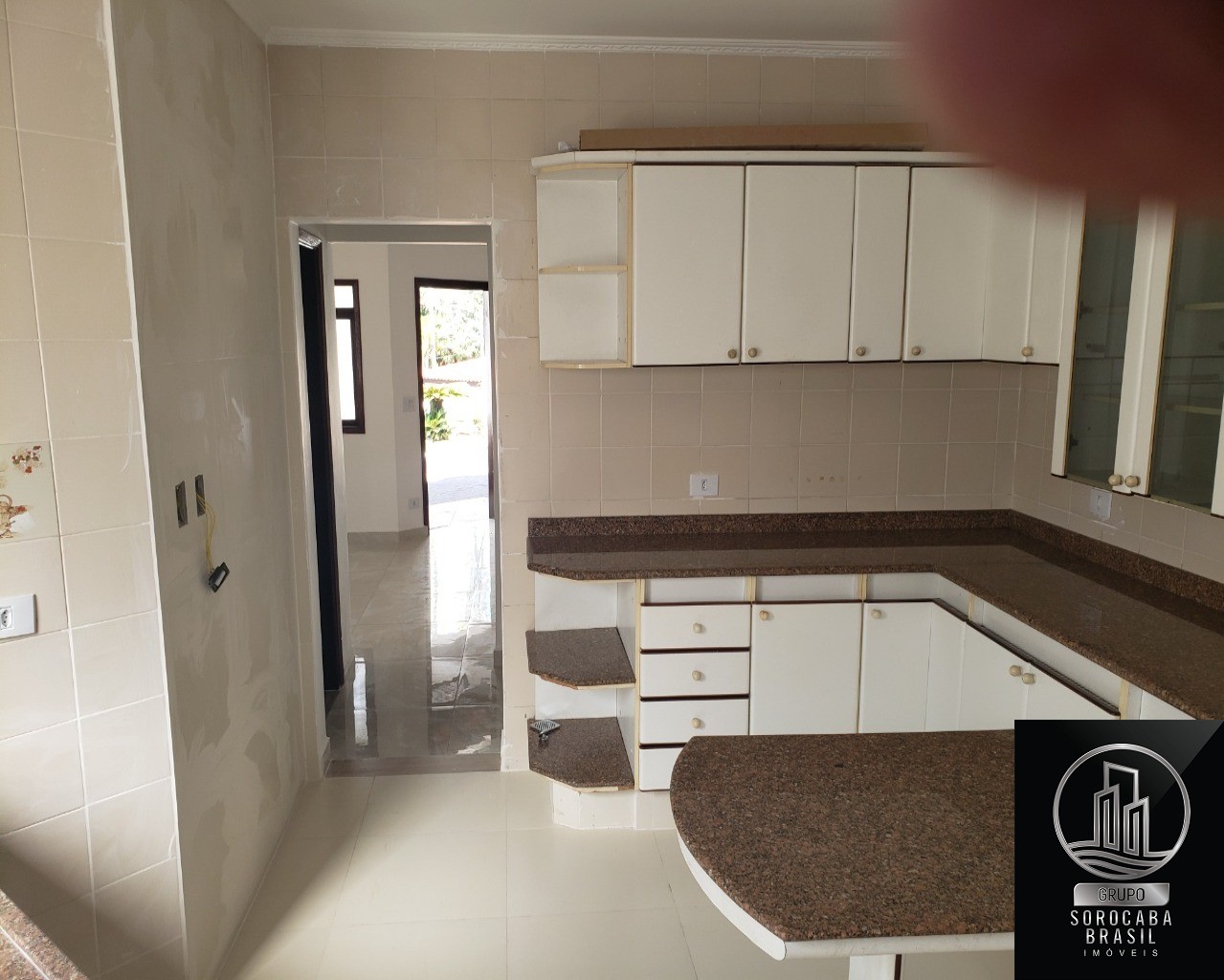 Sobrado com 3 dormitórios à venda, 185 m² por R$ 750.000 - j