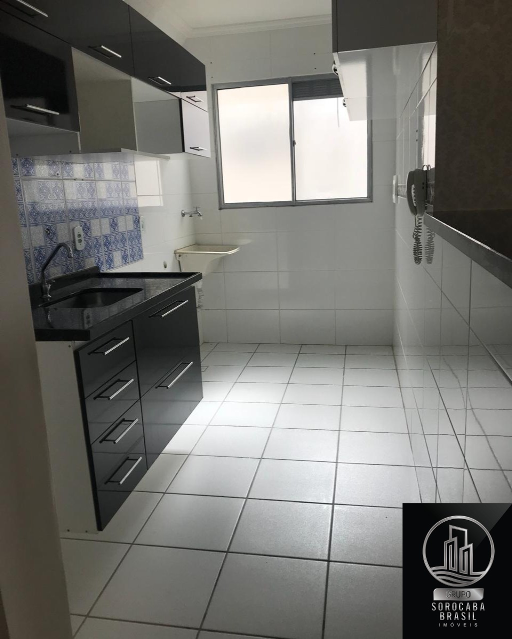 Apartamento com 2 dormitórios à venda, 47 m² por R$ 175.000 