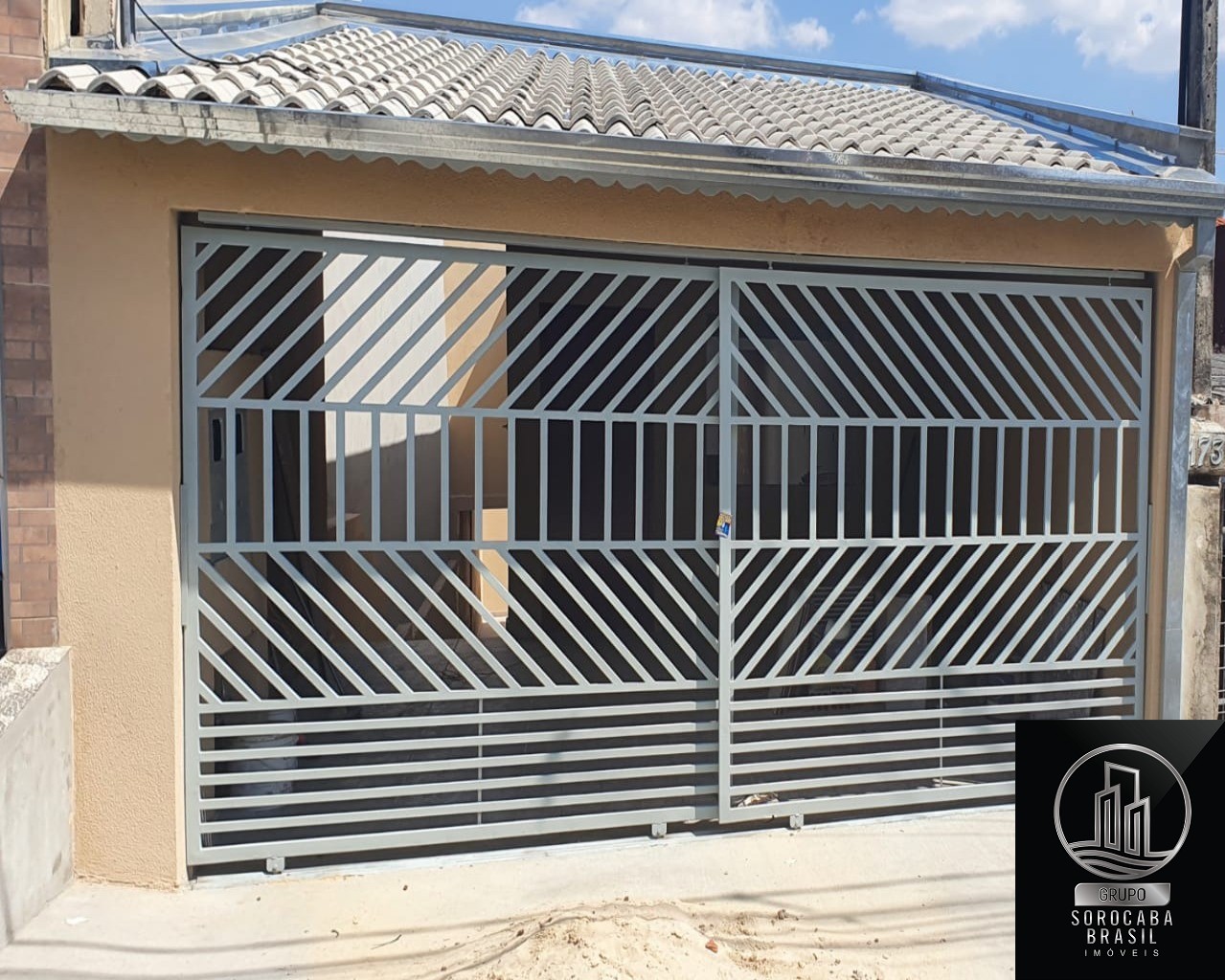 Casa com 2 dormitórios à venda, 130 m² por R$ 215.000 - jard