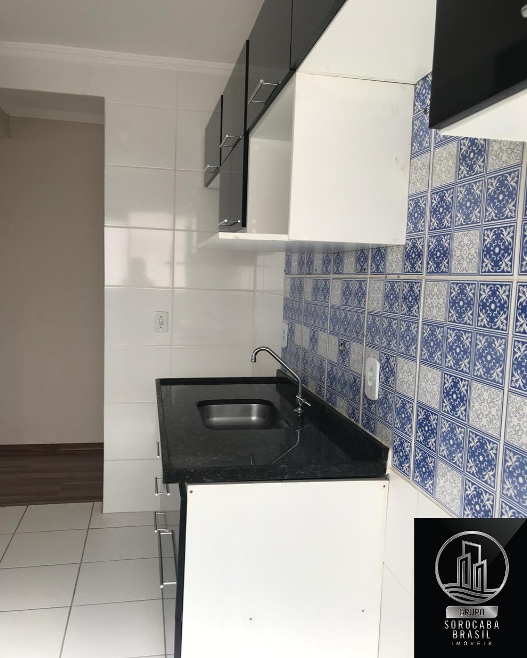 Apartamento com 2 dormitórios à venda, 47 m² por R$ 175.000 